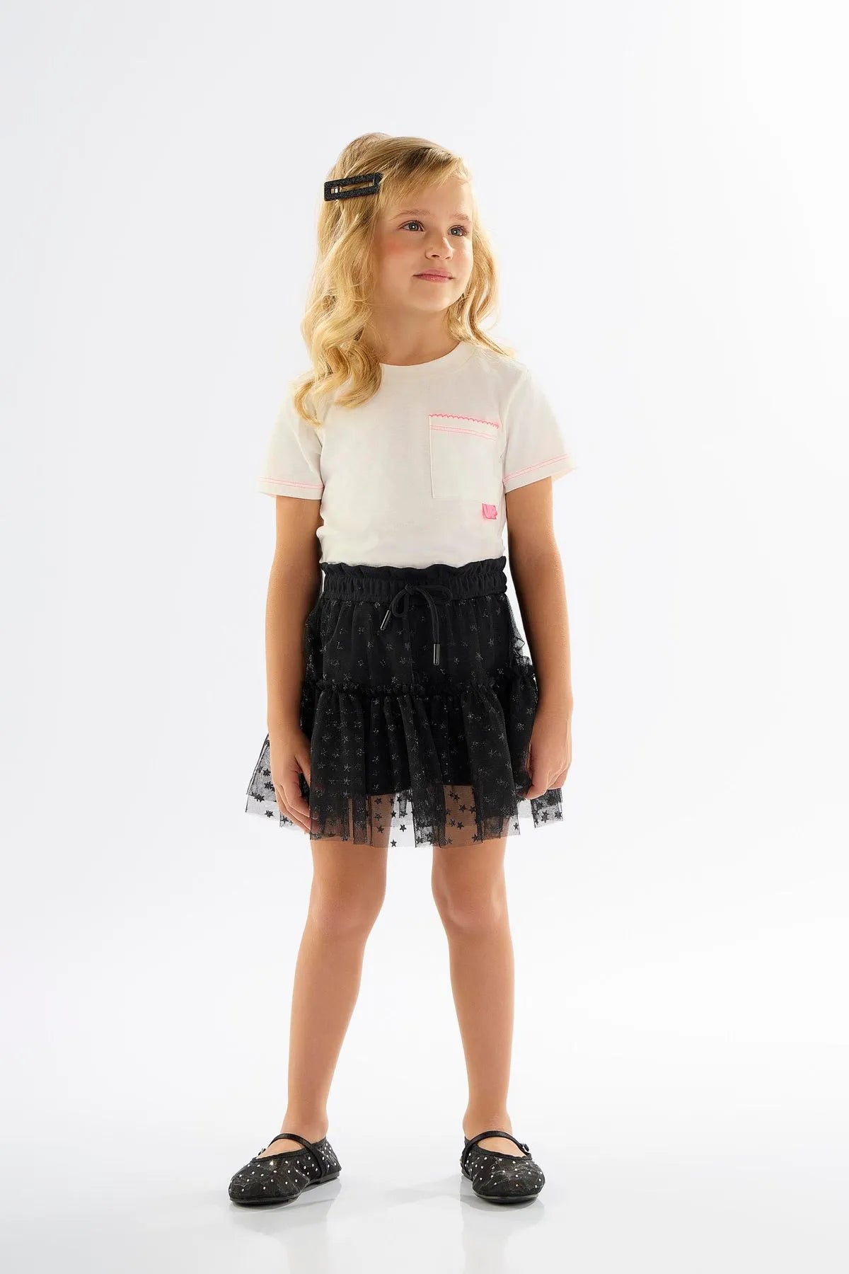 CONJUNTO INFANTIL COM BLUSA E SHORTS COM SAIA