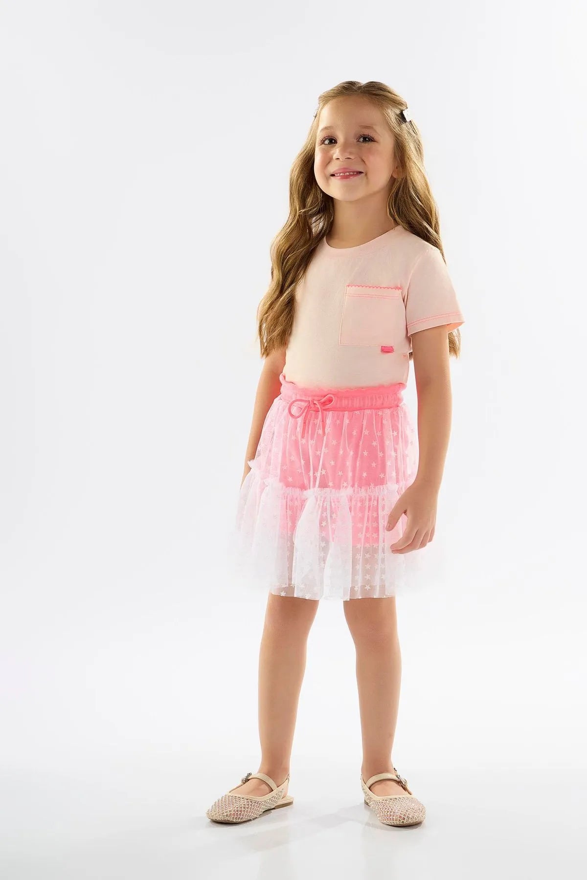 CONJUNTO INFANTIL COM BLUSA E SHORTS COM SAIA